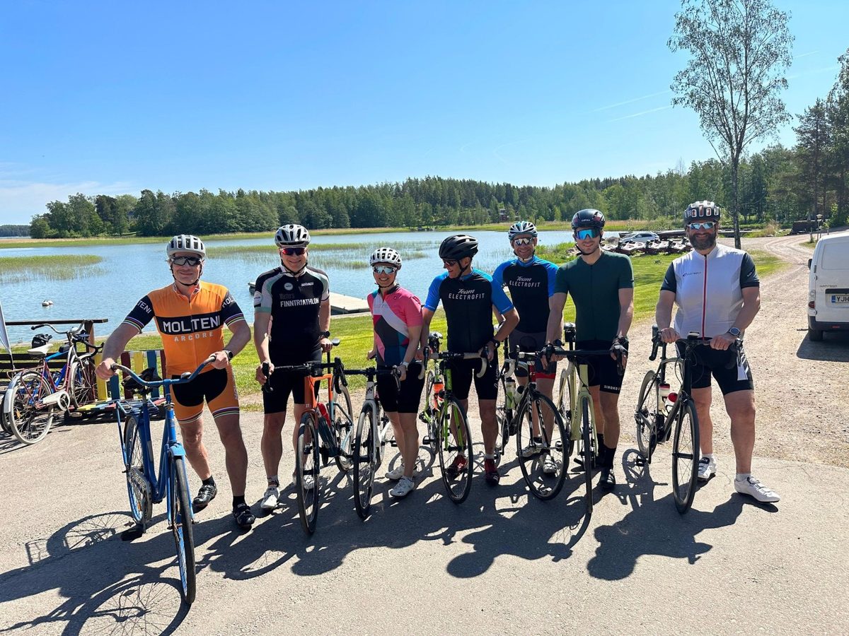 Jukalla on aina pilke silmäkulmassa treeneissä.