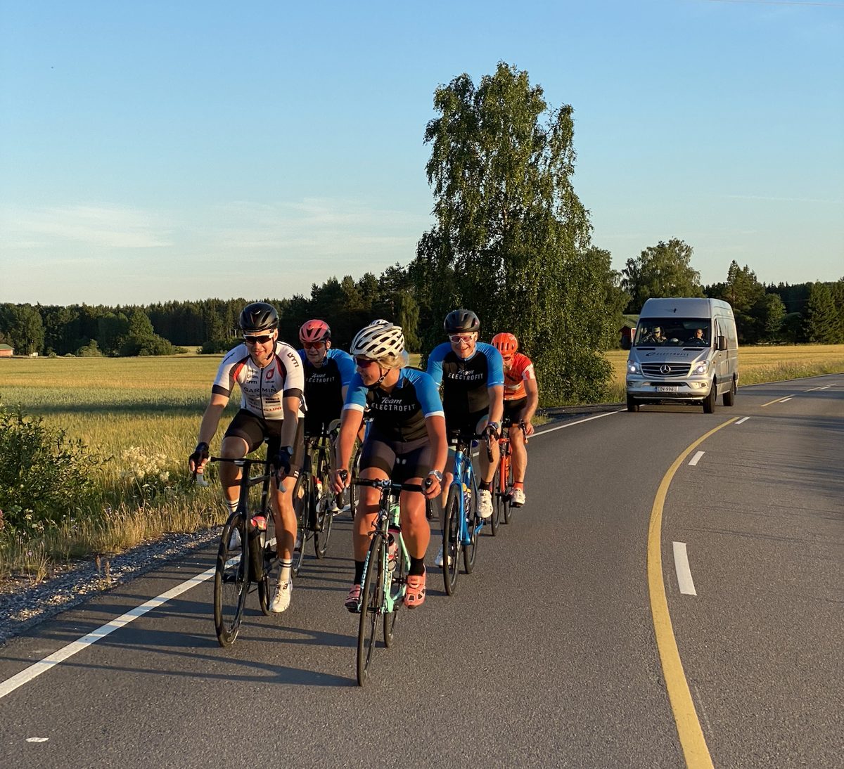 Electrofit × Saimaa Cycle Tour: 300 km:n Sub8- ja Sub10-valmennusryhmät